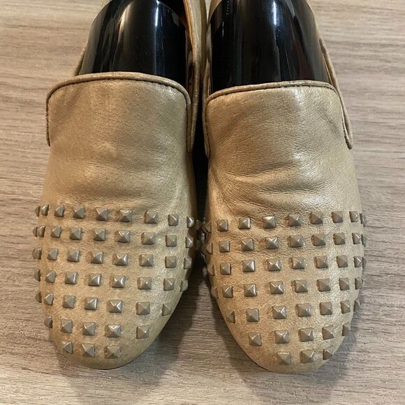 Steve Madden Womens P-Galia Beige Slip On Leather Studded Loafer Shoes Size 6M - Picture 3 of 8